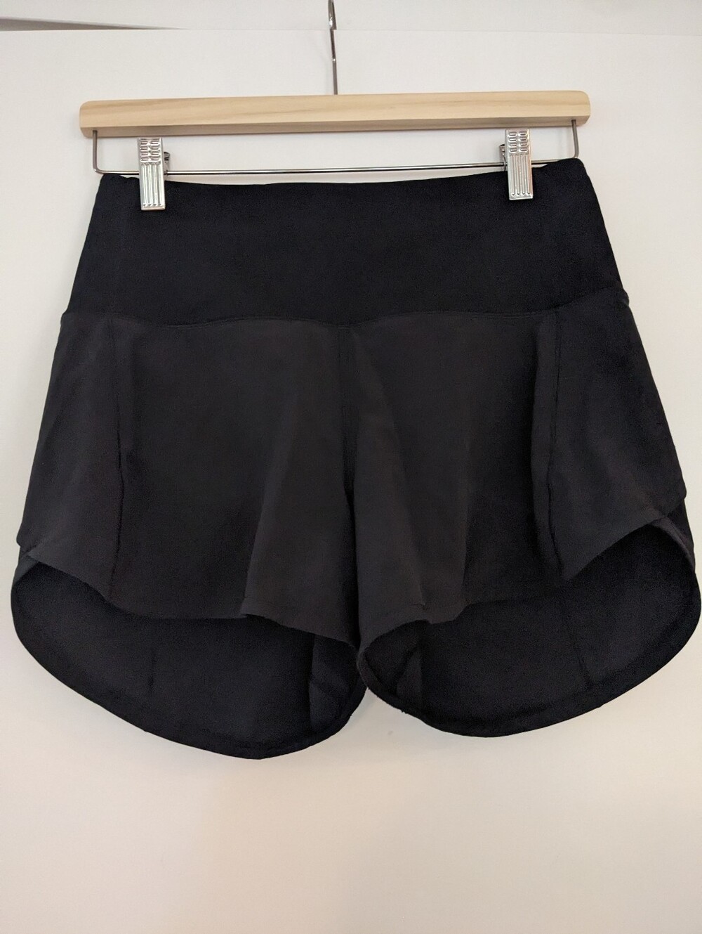 Lululemon Fast and Free Women's Mid-Rise Split Shorts Black Size 6 Long